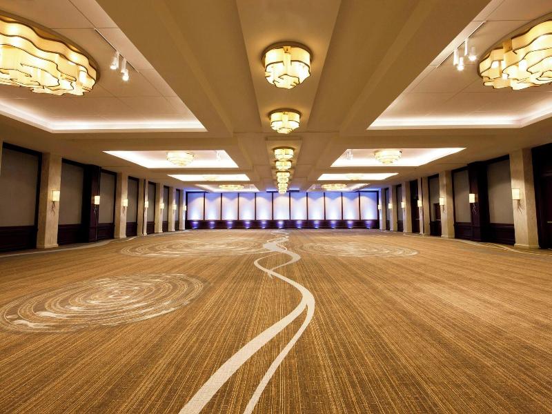 Westin Michigan Avenue image