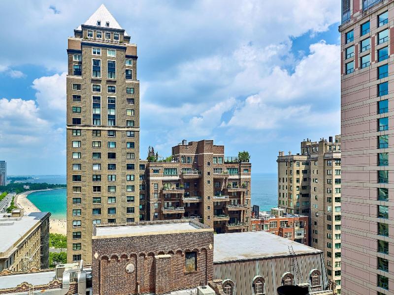 Westin Michigan Avenue image