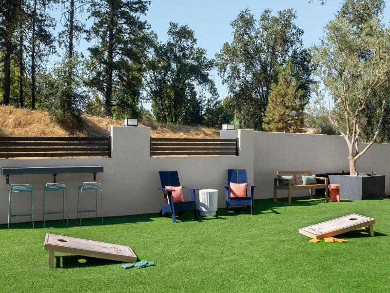 The Inelle, Oakhurst Yosemite image