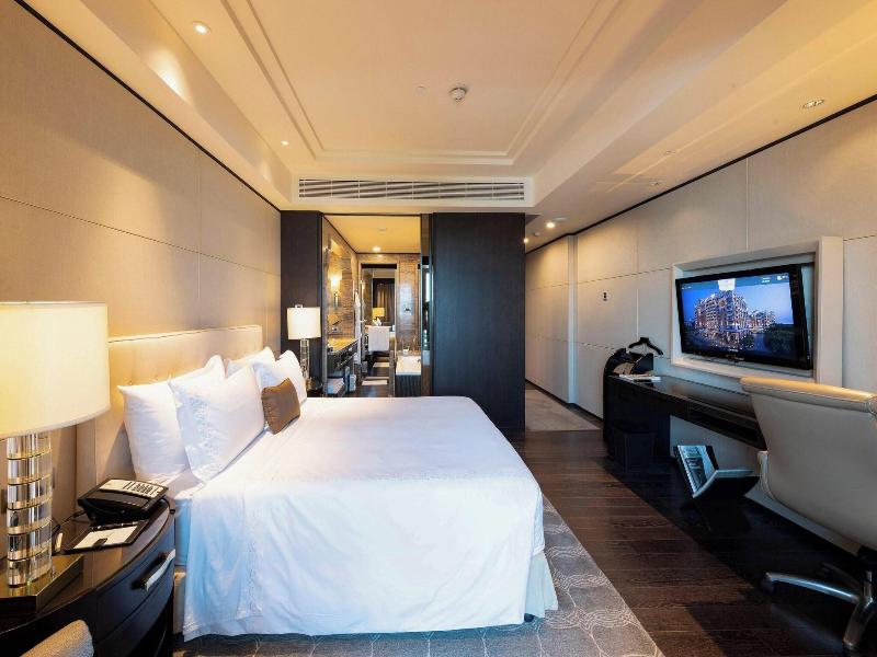 Itc Grand Chola, A Luxury Collection Hotel image