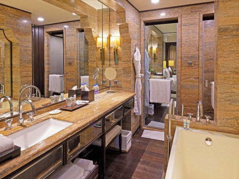 Itc Grand Chola, A Luxury Collection Hotel image