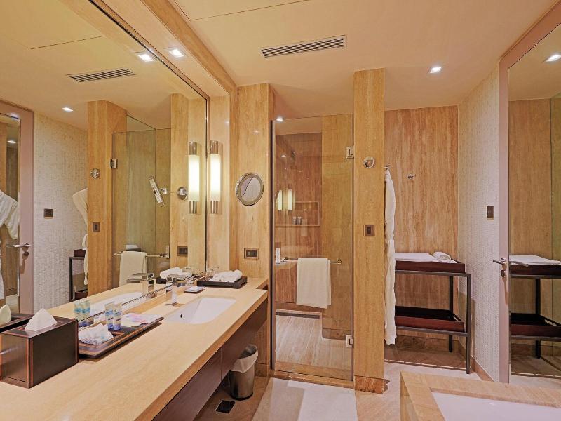 Itc Grand Chola, A Luxury Collection Hotel image