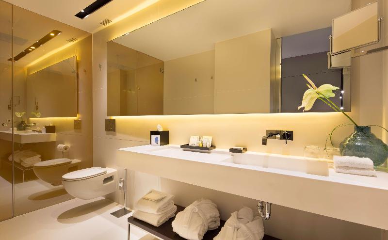 art'otel amsterdam, Powered by Radisson Hotels image