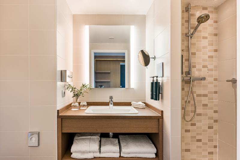 DoubleTree by Hilton Lyon Eurexpo image
