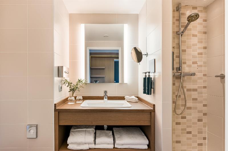 DoubleTree by Hilton Lyon Eurexpo image