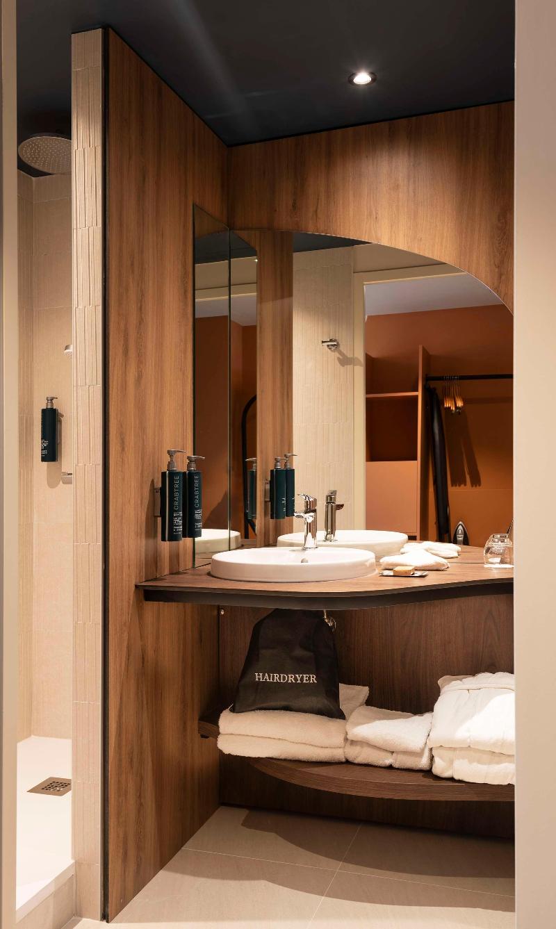 DoubleTree by Hilton Lyon Eurexpo image