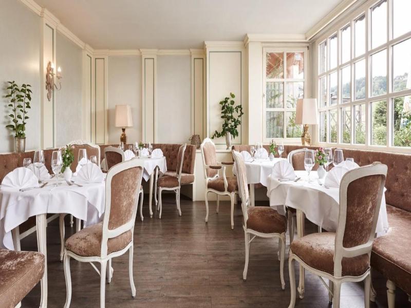 Burghotel Am Hohen Bogen image