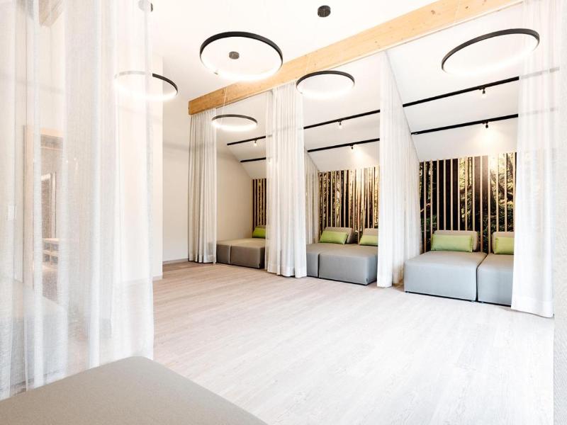 Burghotel Am Hohen Bogen image