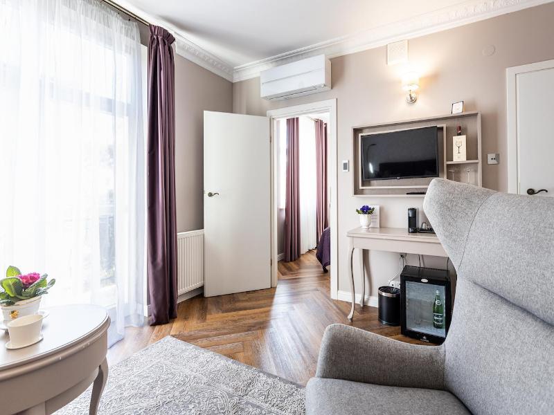 Villa Antonina image