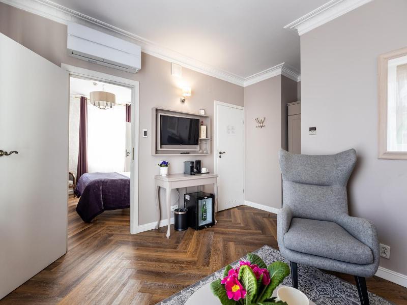 Villa Antonina image