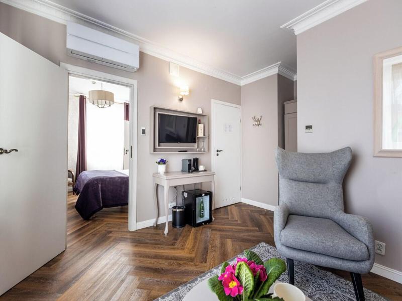Villa Antonina image