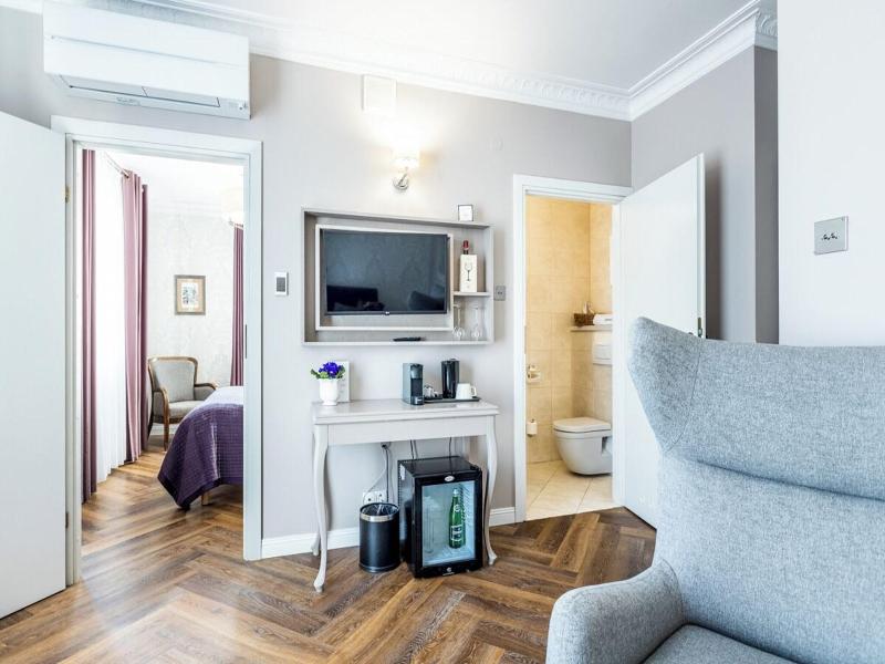 Villa Antonina image