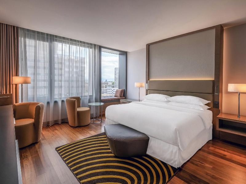 Sheraton Zurich Hotel image