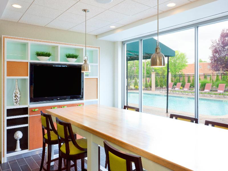 Holiday Inn Clark - Newark Area image