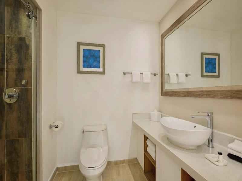 Waves Hotel & Spa image