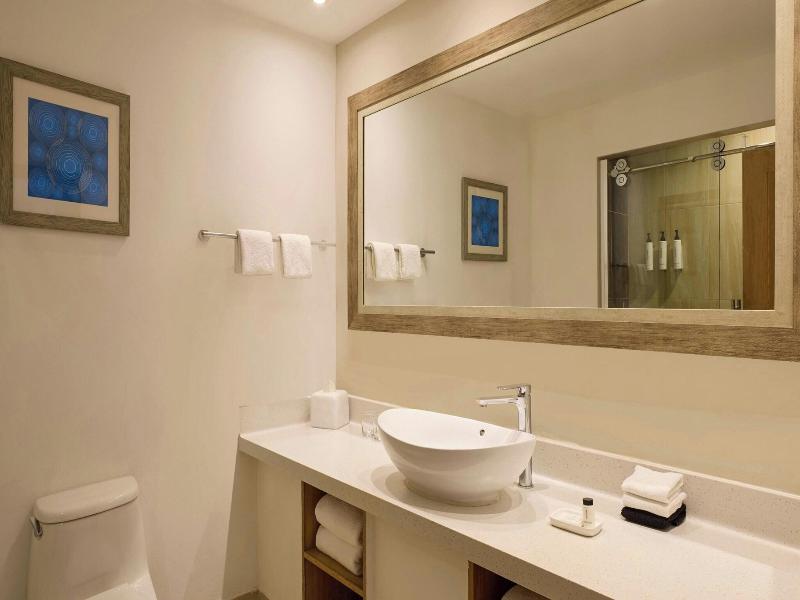 Waves Hotel & Spa image