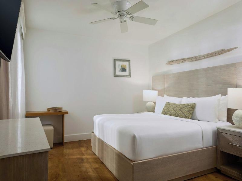 Waves Hotel & Spa image
