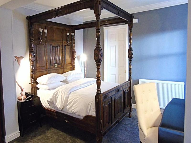 The Lion Hotel image