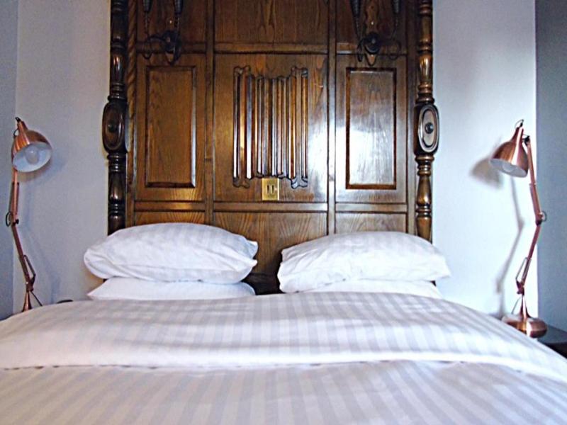 The Lion Hotel image