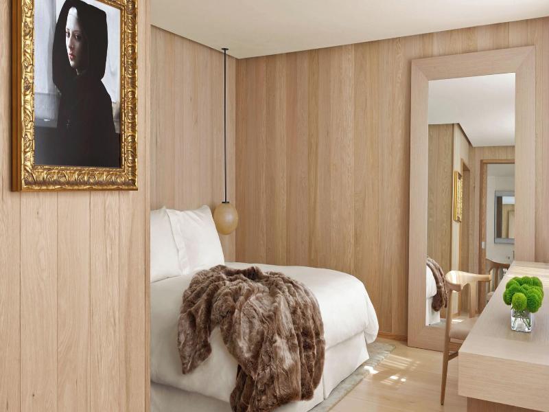 The London Edition image