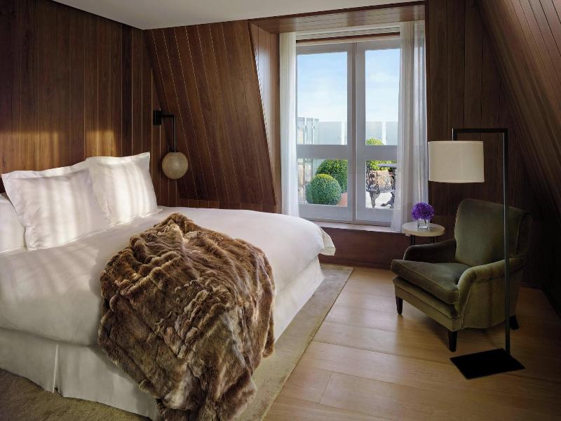 The London Edition image