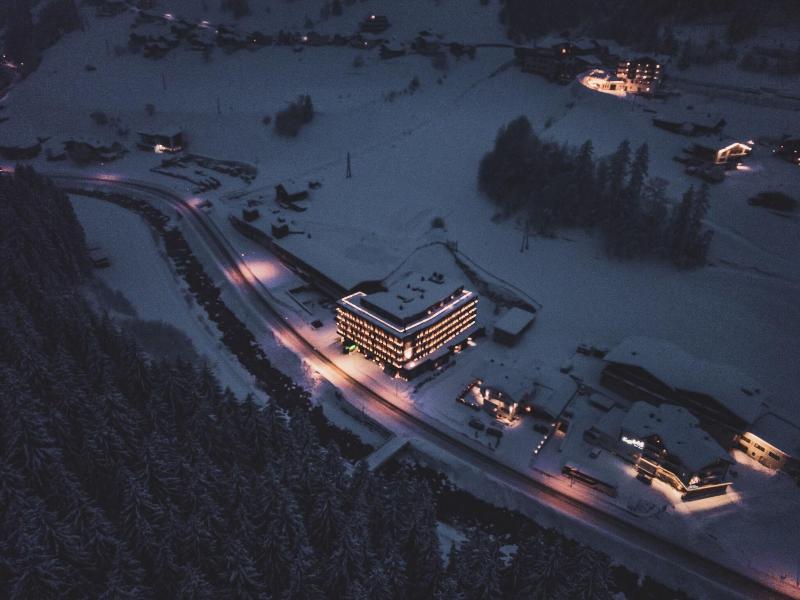 Zhero Hotel image