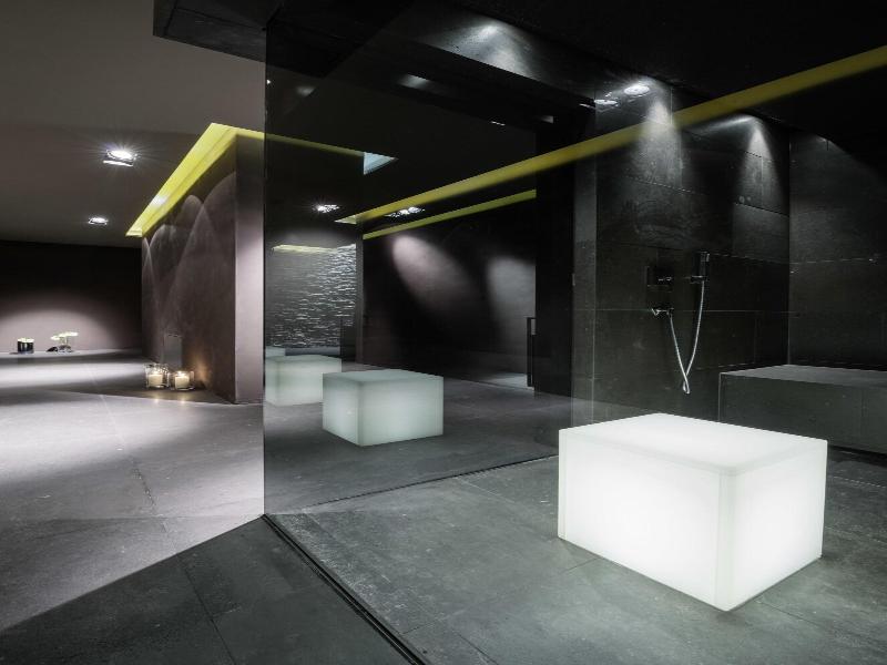 Zhero Hotel image