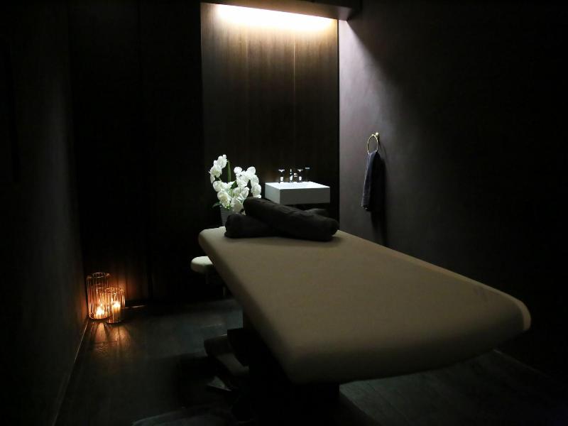 Zhero Hotel image