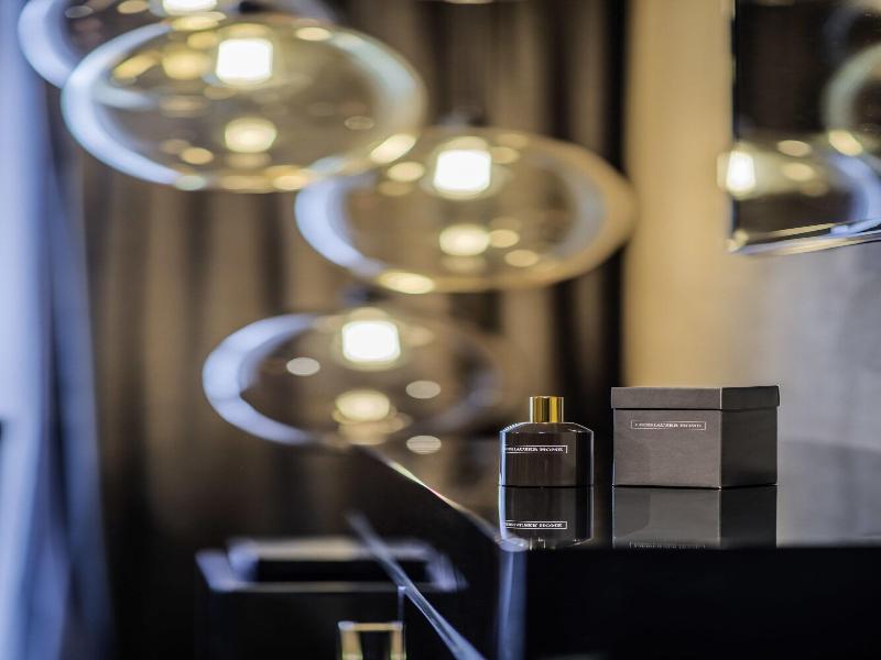 Zhero Hotel image