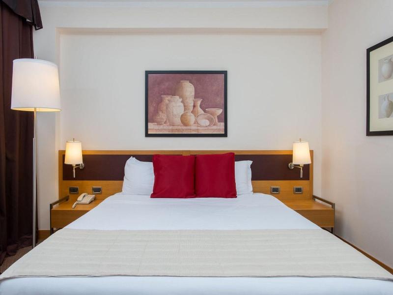 Plaza Caserta image