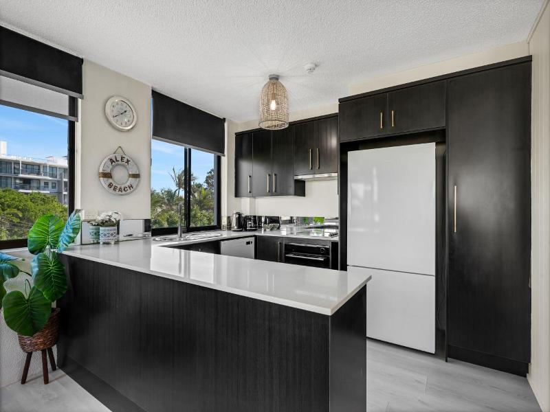 Pacific Horizons Apartments image