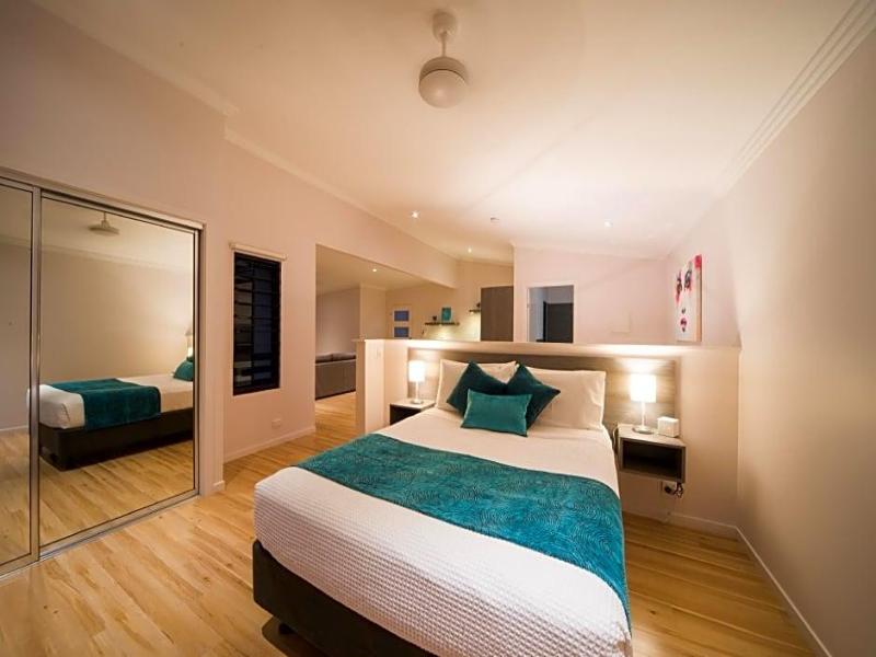 Seclude Adults Luxury Rainforest Retreat image