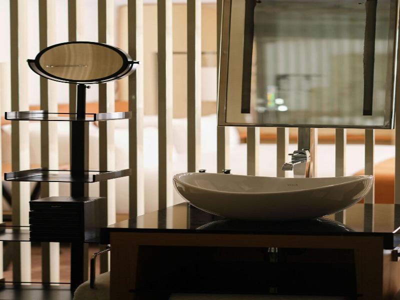Five Seas Hotel image