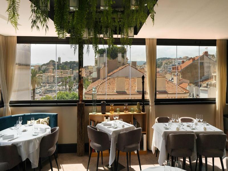 Five Seas Hotel image