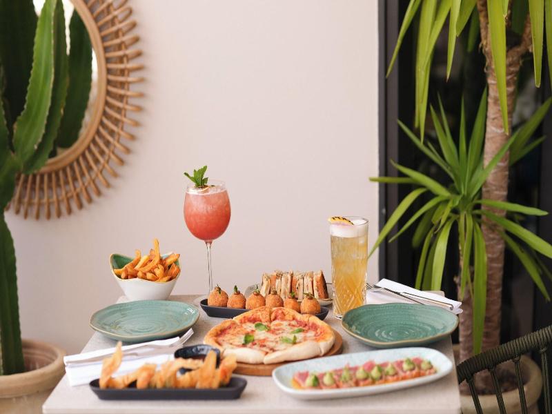 Five Seas Hotel image