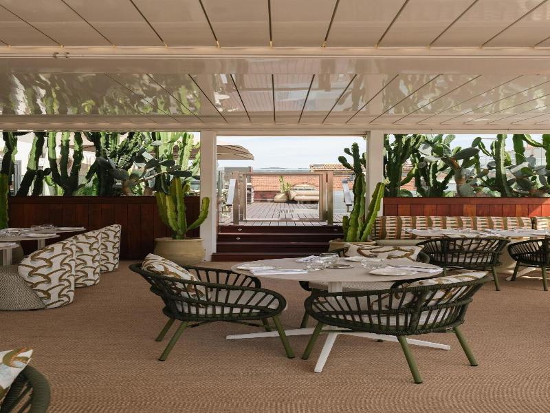 Five Seas Hotel image