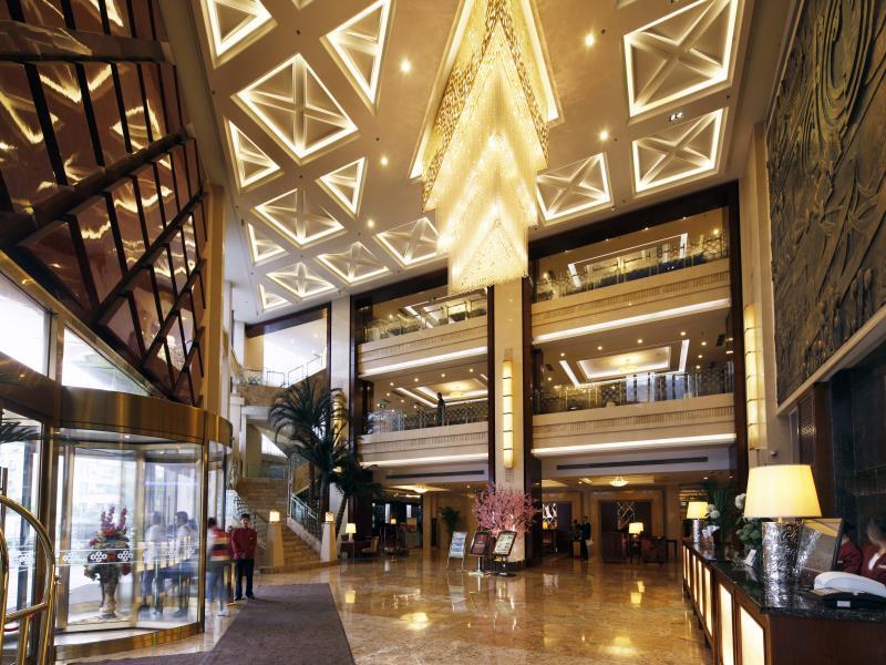 Golden Rich Hotel image