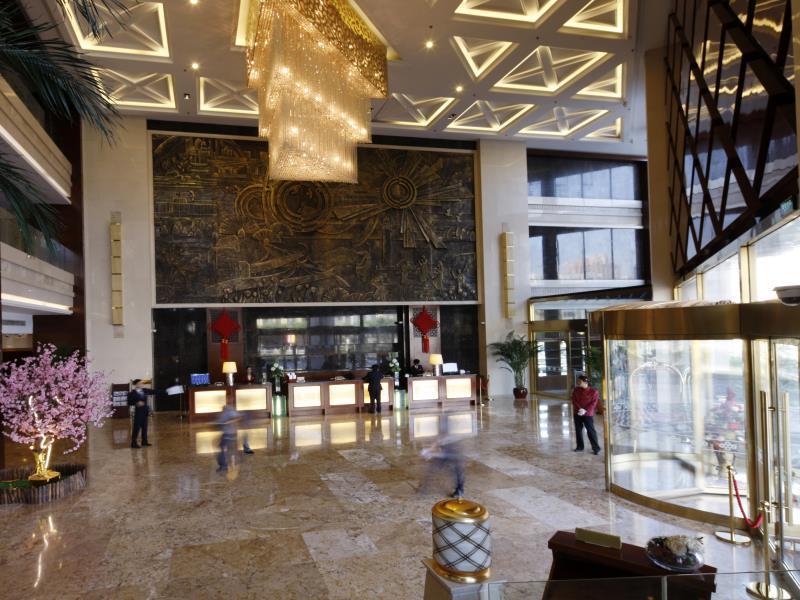 Golden Rich Hotel image