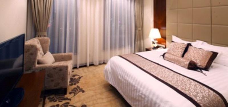 Golden Rich Hotel image