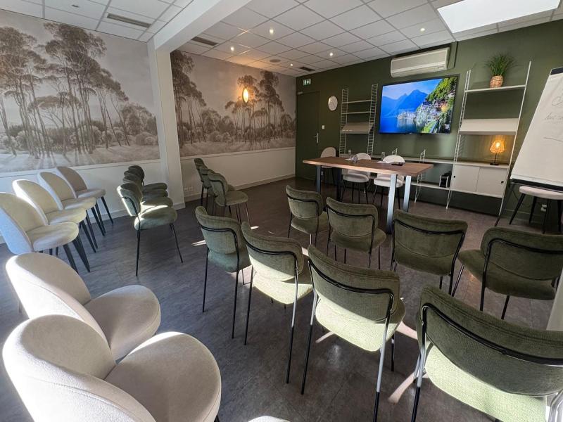 The Originals City, Le Patio, Cholet Nord. image