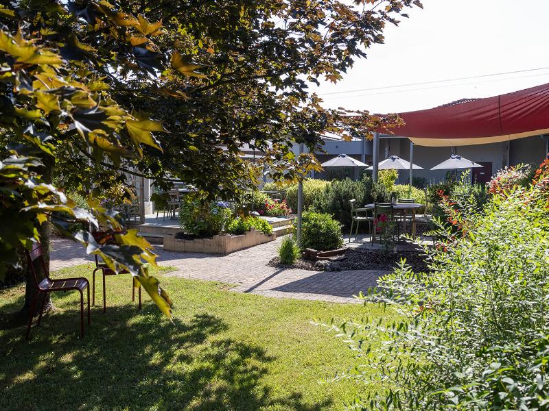 The Originals City, Le Patio, Cholet Nord. image