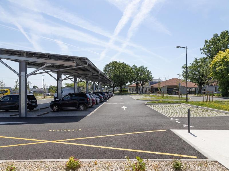The Originals City, Le Patio, Cholet Nord. image