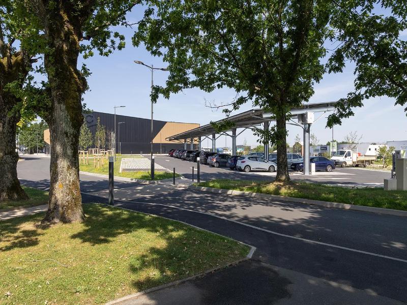 The Originals City, Le Patio, Cholet Nord. image