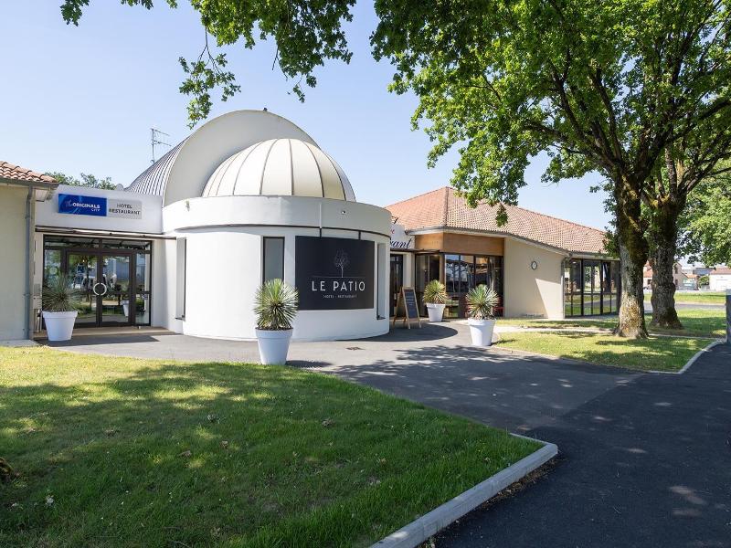 The Originals City, Le Patio, Cholet Nord. image
