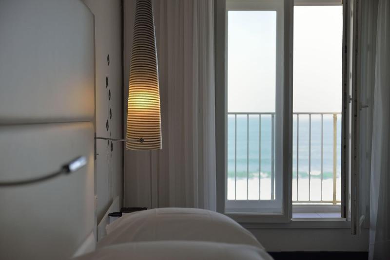 Hotel Windsor Grande Plage Biarritz image