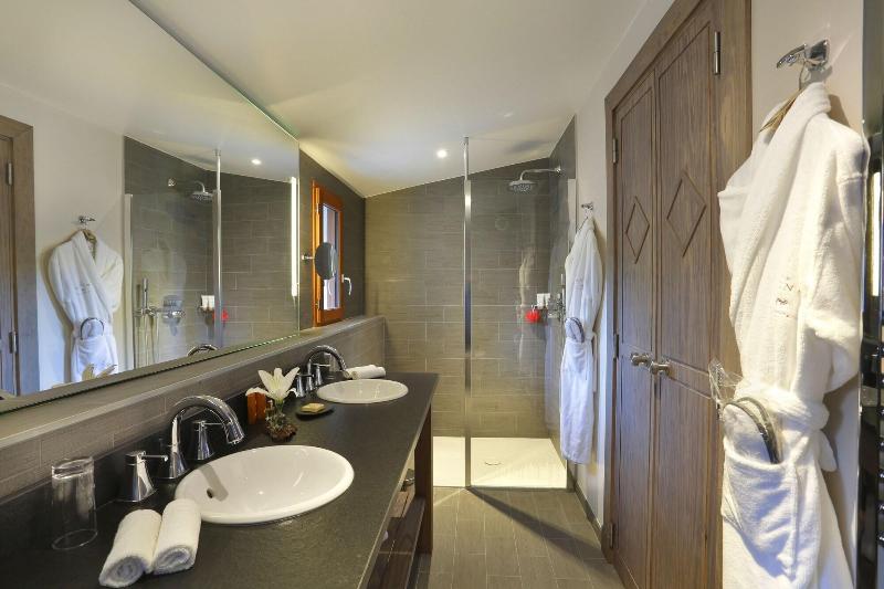 Chalet-Hôtel La Mainaz Restaurant & Resort, The O image