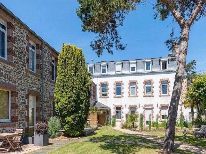 Hotel Les Costans image