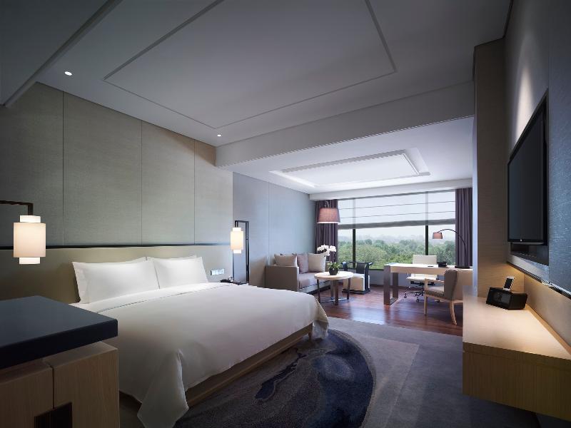 New World Beijing Hotel image