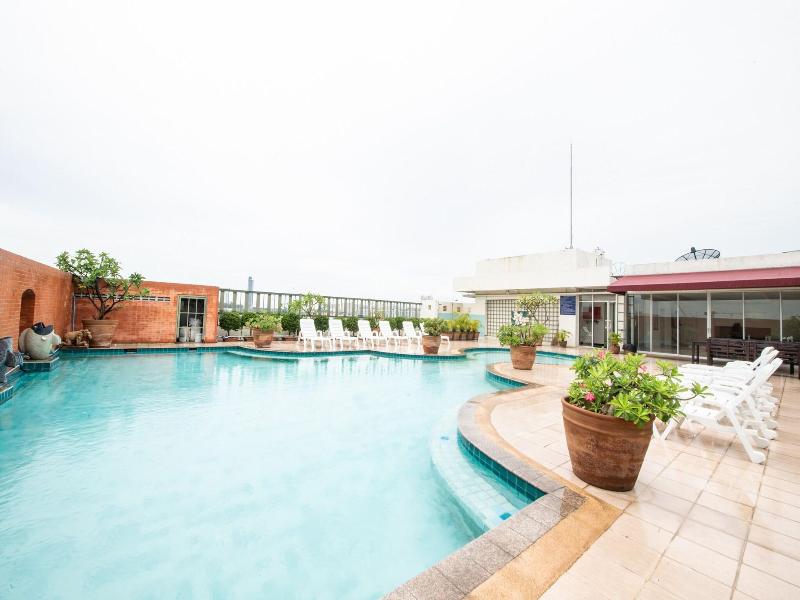 The Chanthong Residence And Hotel Pattaya image