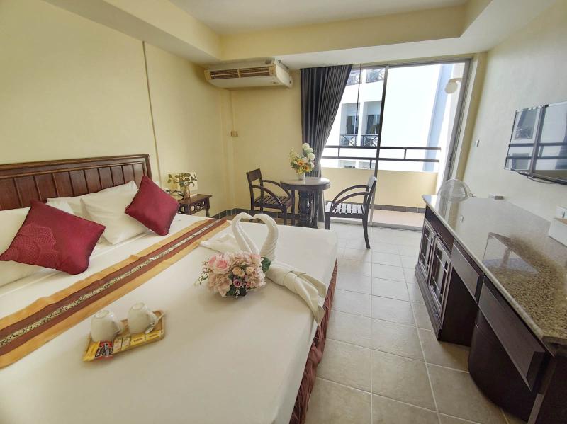 The Chanthong Residence And Hotel Pattaya image